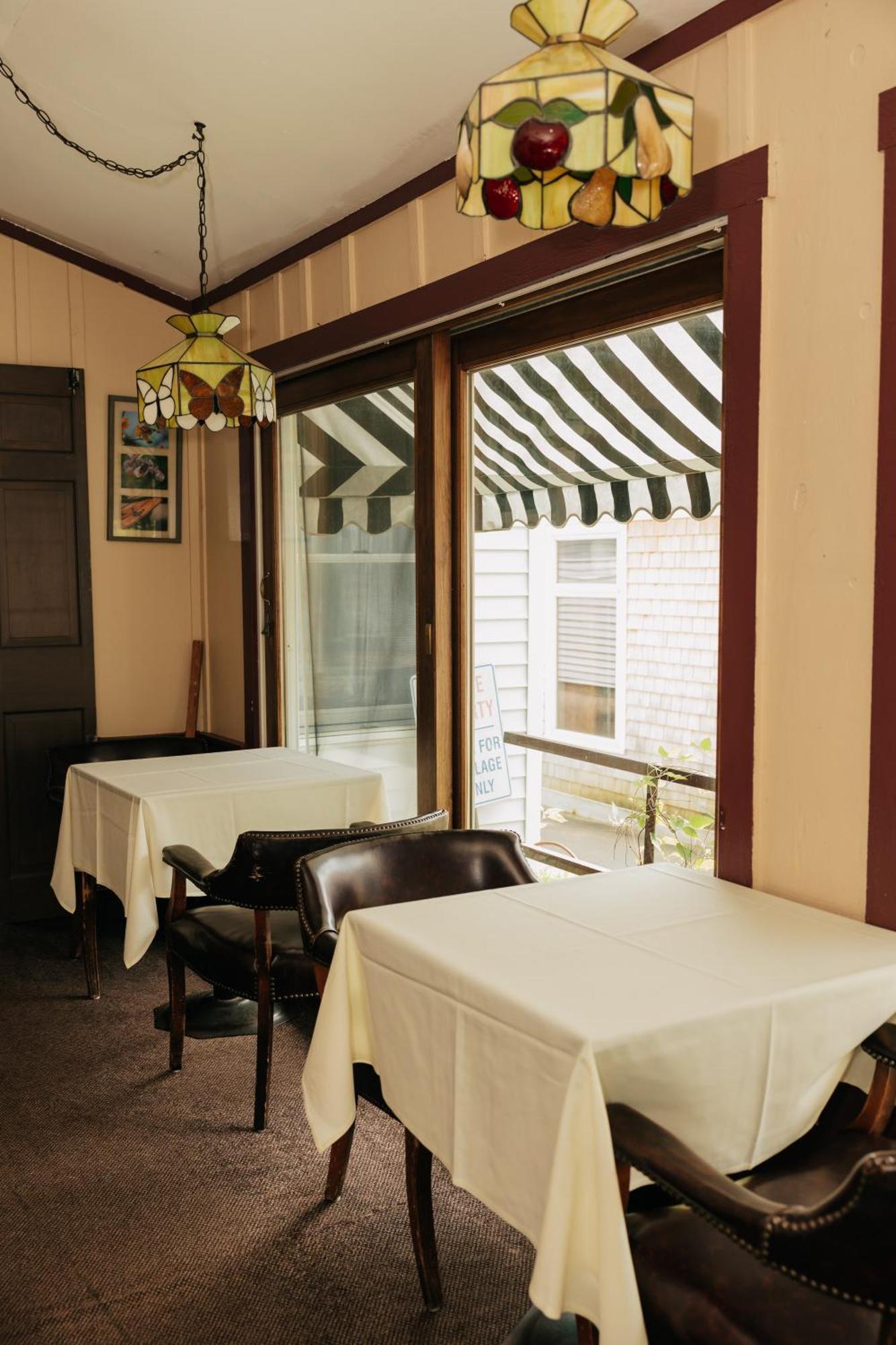 Old Village Inn 오겅키트 외부 사진